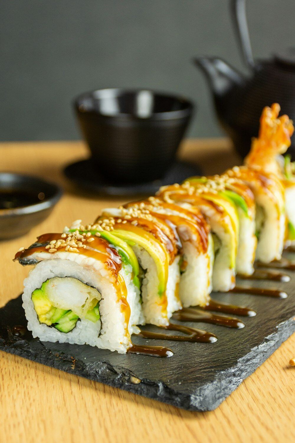 Rolle mit Tempura-Garnele und Avocado (Symbolfoto)